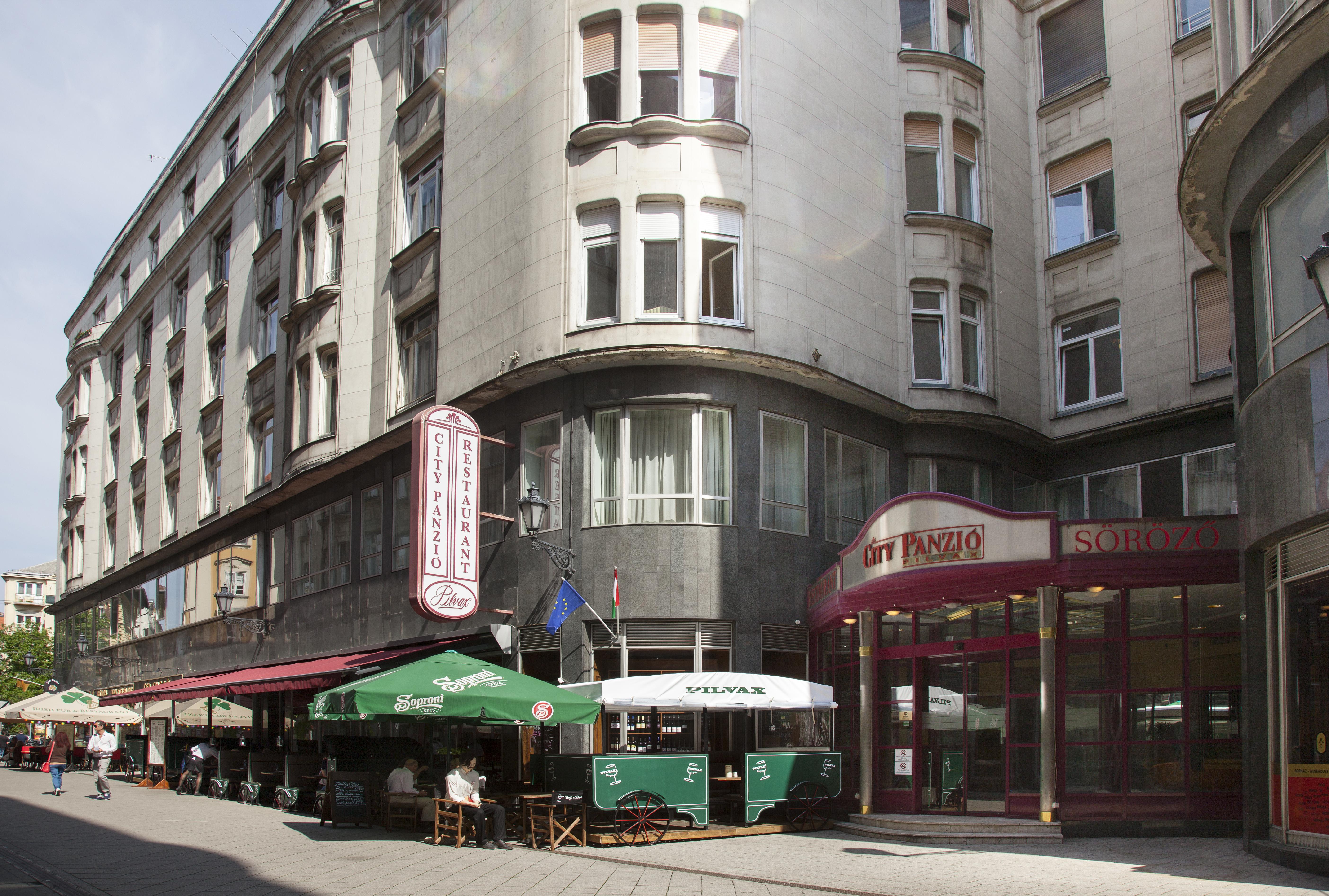 City Hotel Pilvax Budapeste Exterior foto